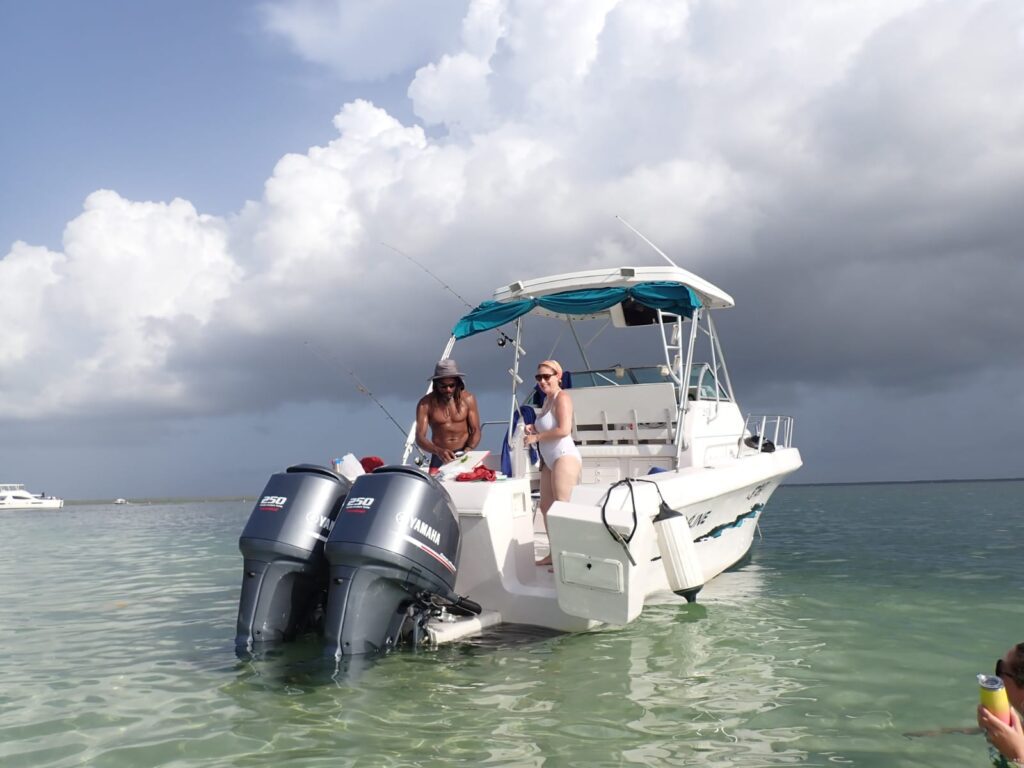 starliner dream tours - family boat charter